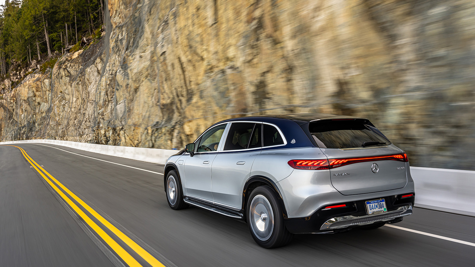 Divízia Maybach a jej celkom prvý elektrický model - EQS SUV