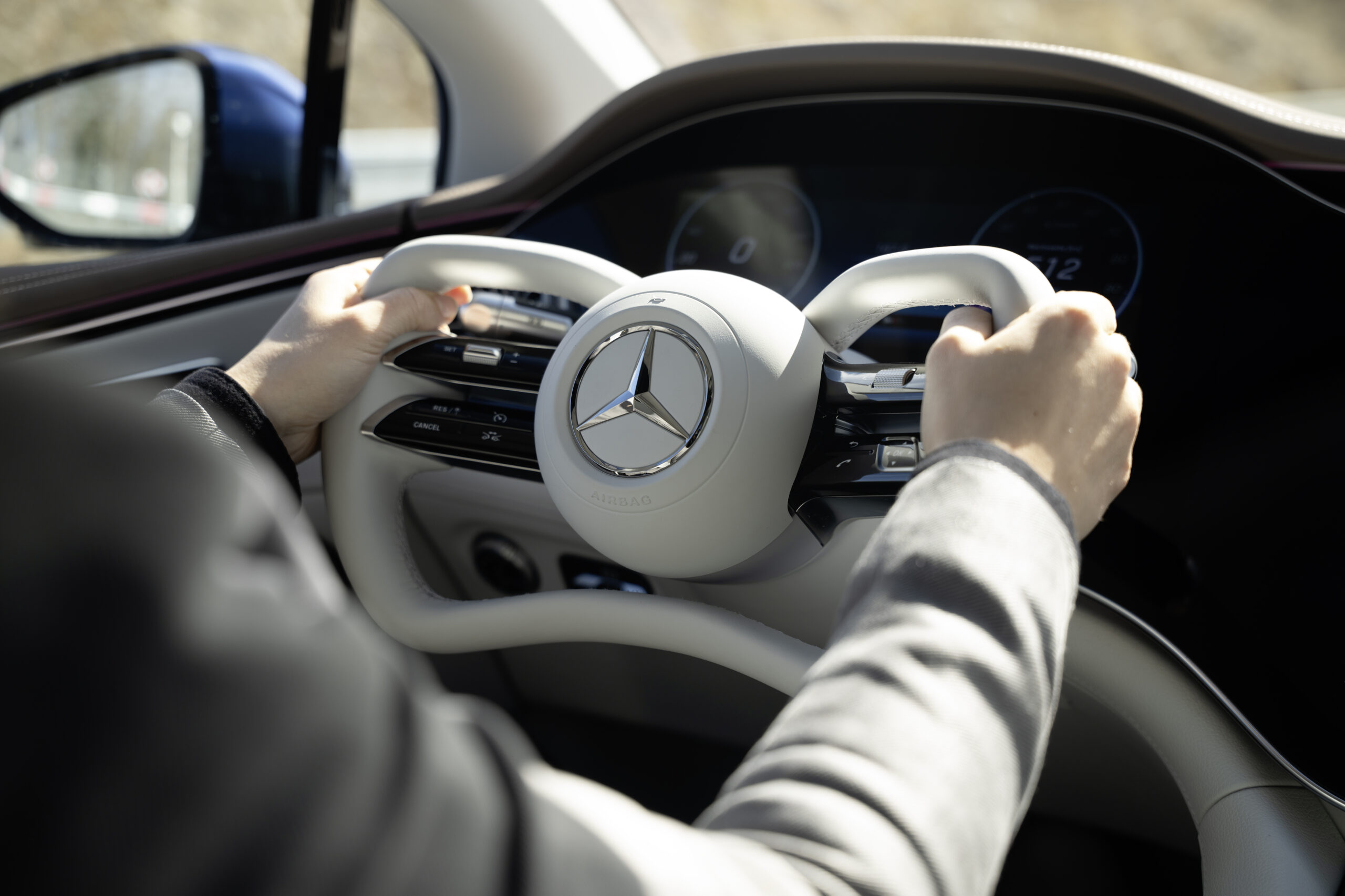 Mercedes-Benz zavádza elektronické riadenie od roku 2026