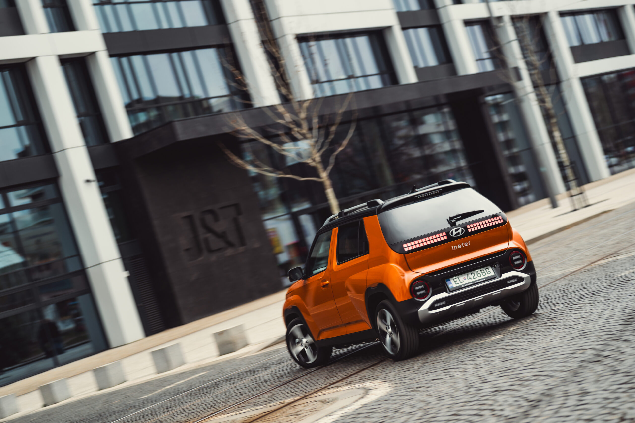 Hyundai INSTER prichádza s praktickými novinkami