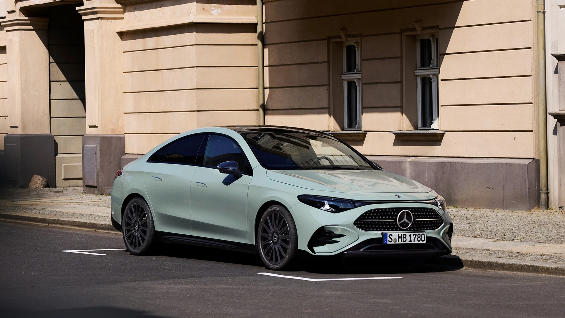 Mercedes-Benz CLA hybrid: nová generácia je už v predaji