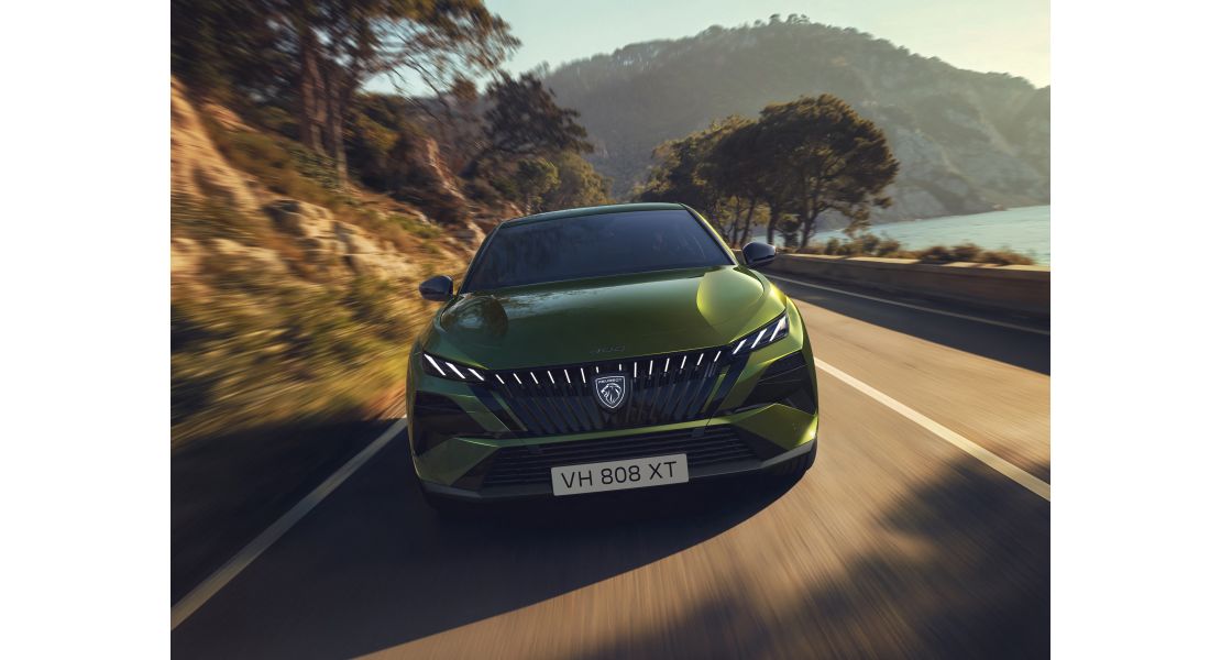 PEUGEOT 408 prichádza s novým dizajnom a pohonmi