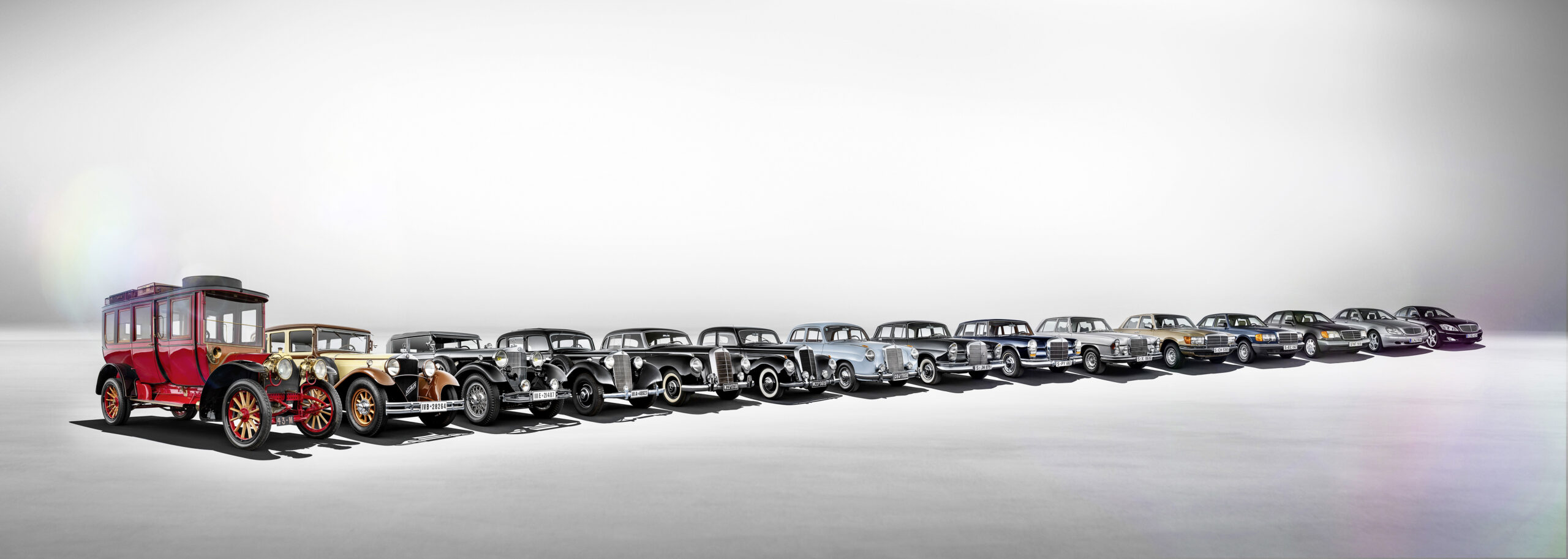 Mercedes-Benz oslavuje 140 rokov inovácií globálnou cestou naprieč kontinentmi