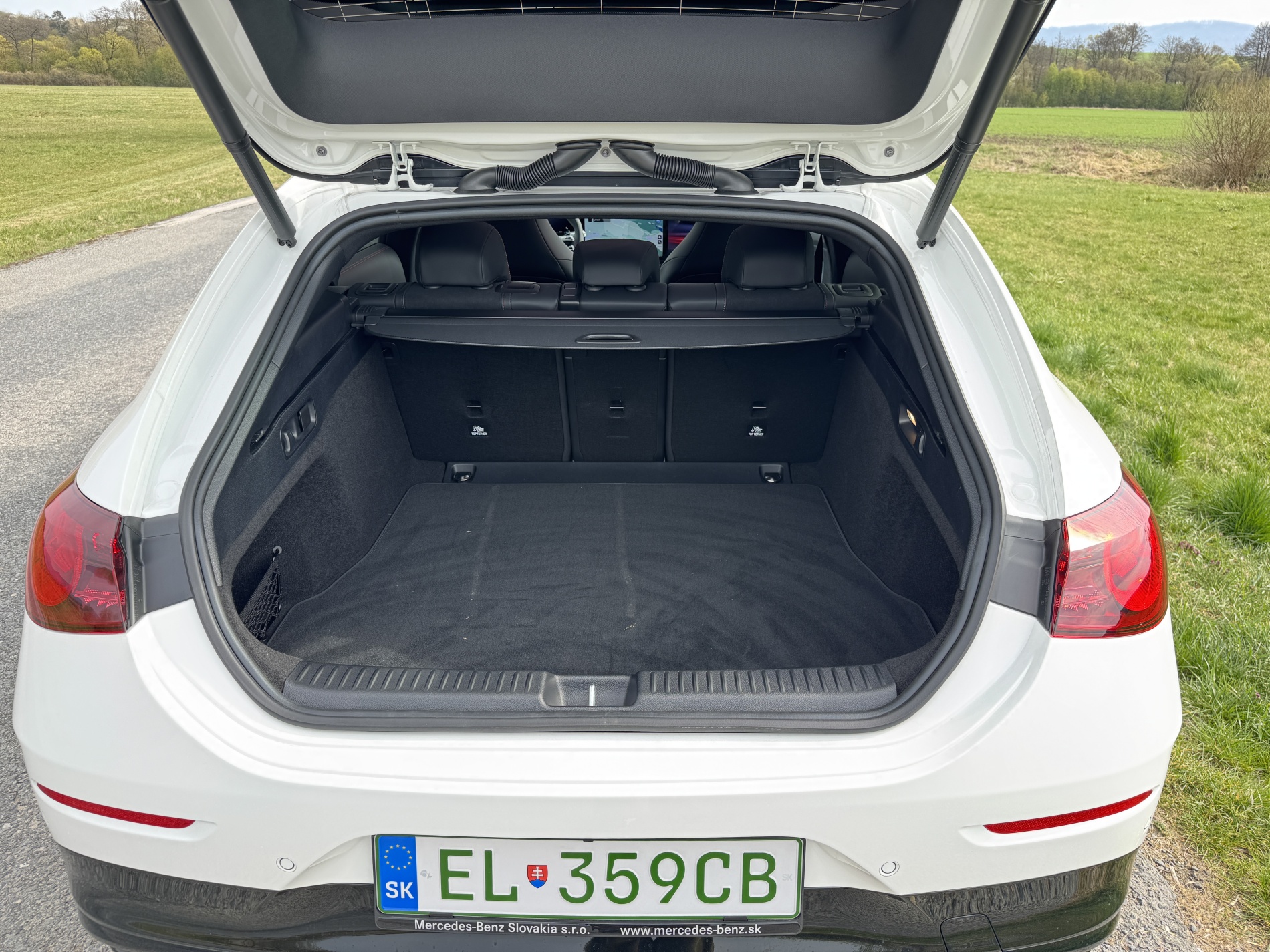 Mercedes-Benz CLA Shooting Brake EQ batozinovy priest