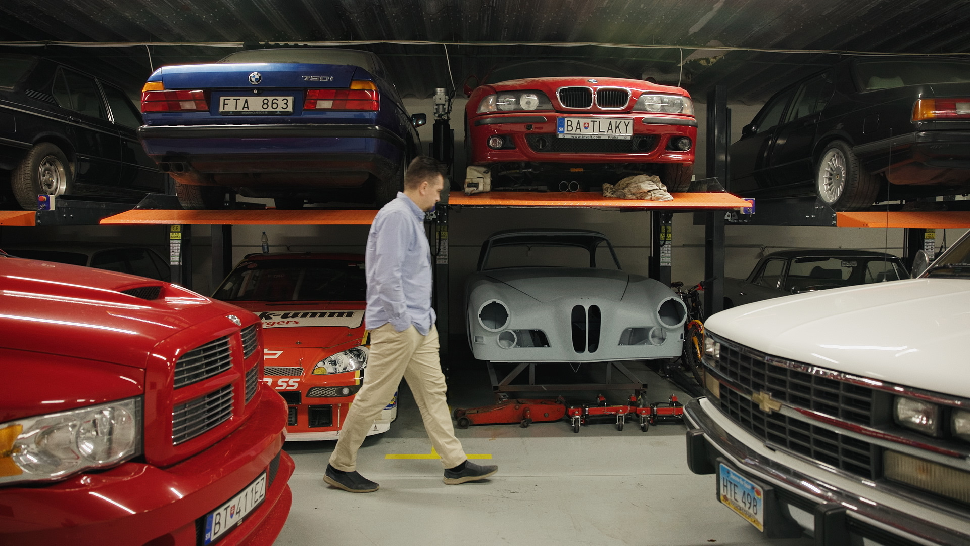 BMW radu 7: príbeh zberateľa a generácie E32