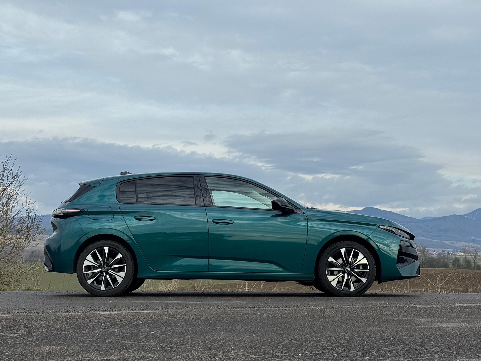 peugeot 308 hybrid