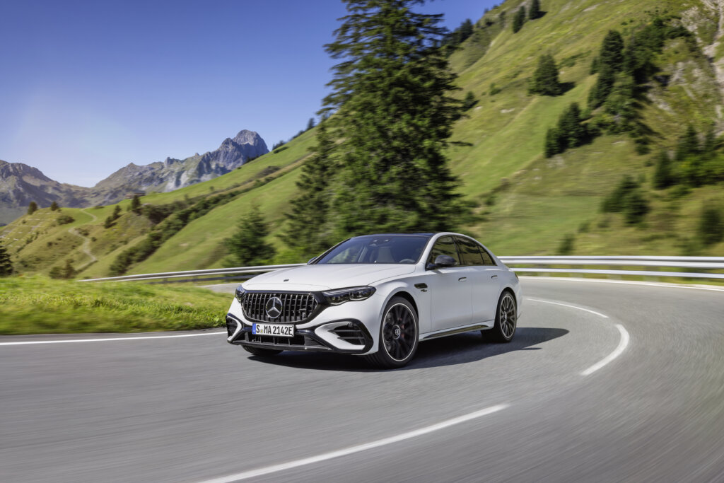 Mercedes-AMG E 53 HYBRID 4MATIC+