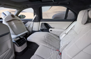 nove BMW Rad 7 zadne sedadla
