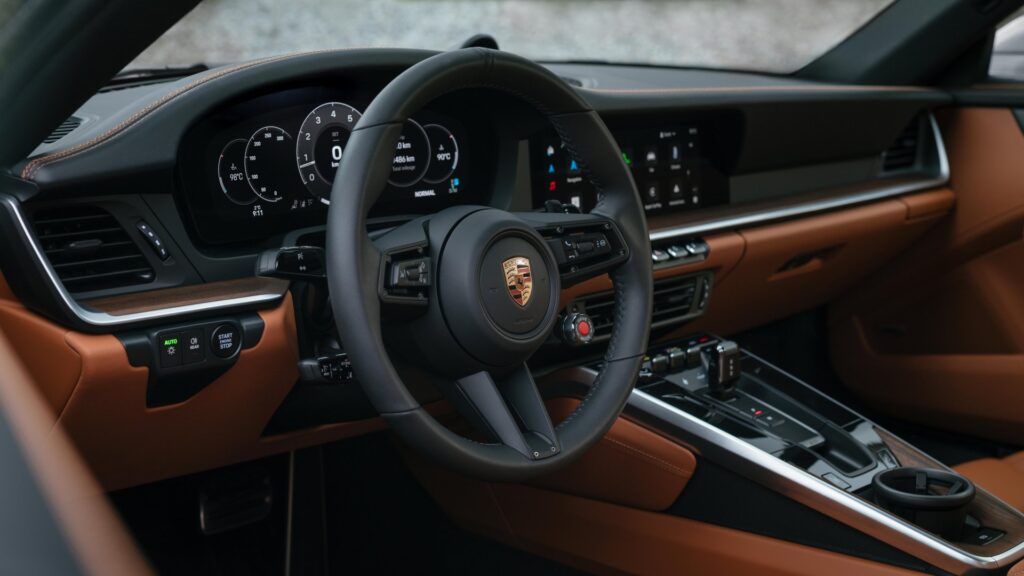 Porsche 911 Carrera S interier