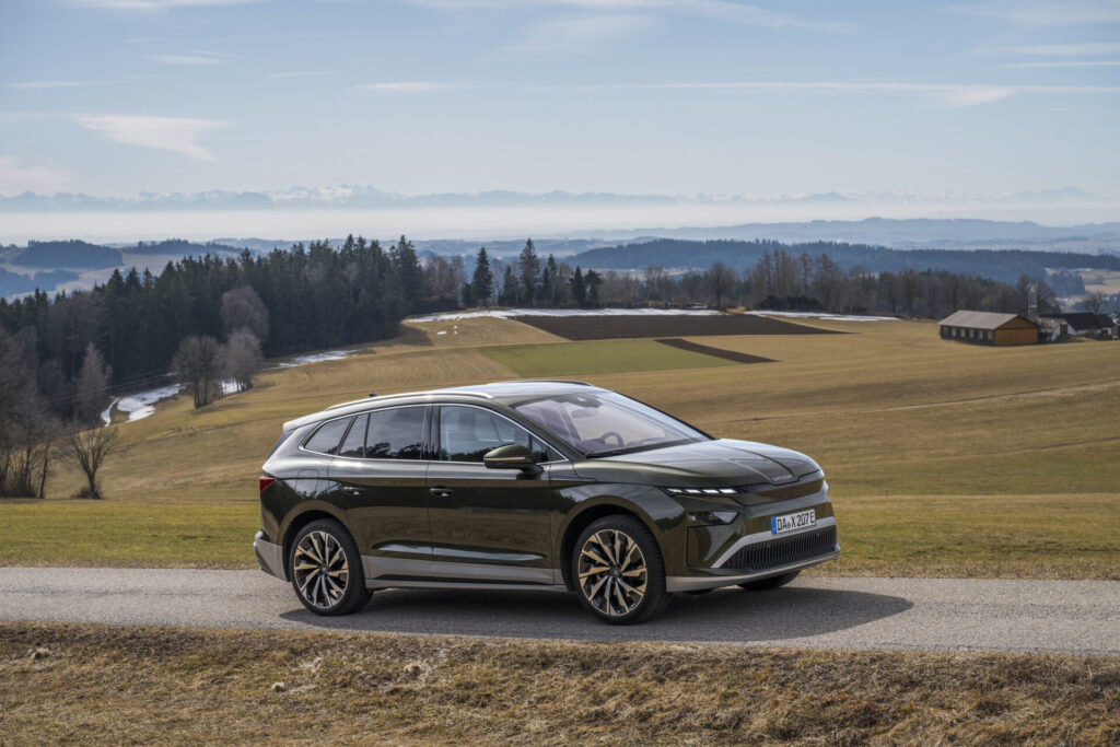 skoda enyaq bočná strana