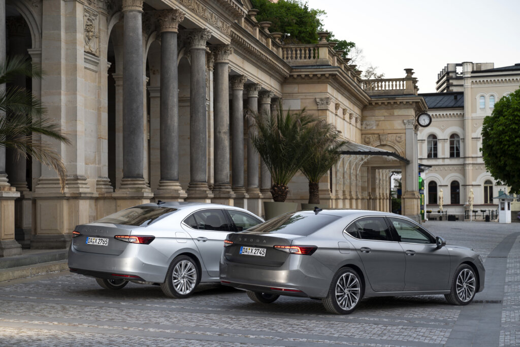 skoda superb liftback