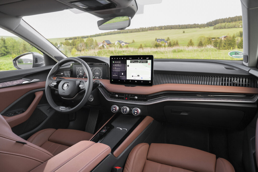 skoda superb liftback interier