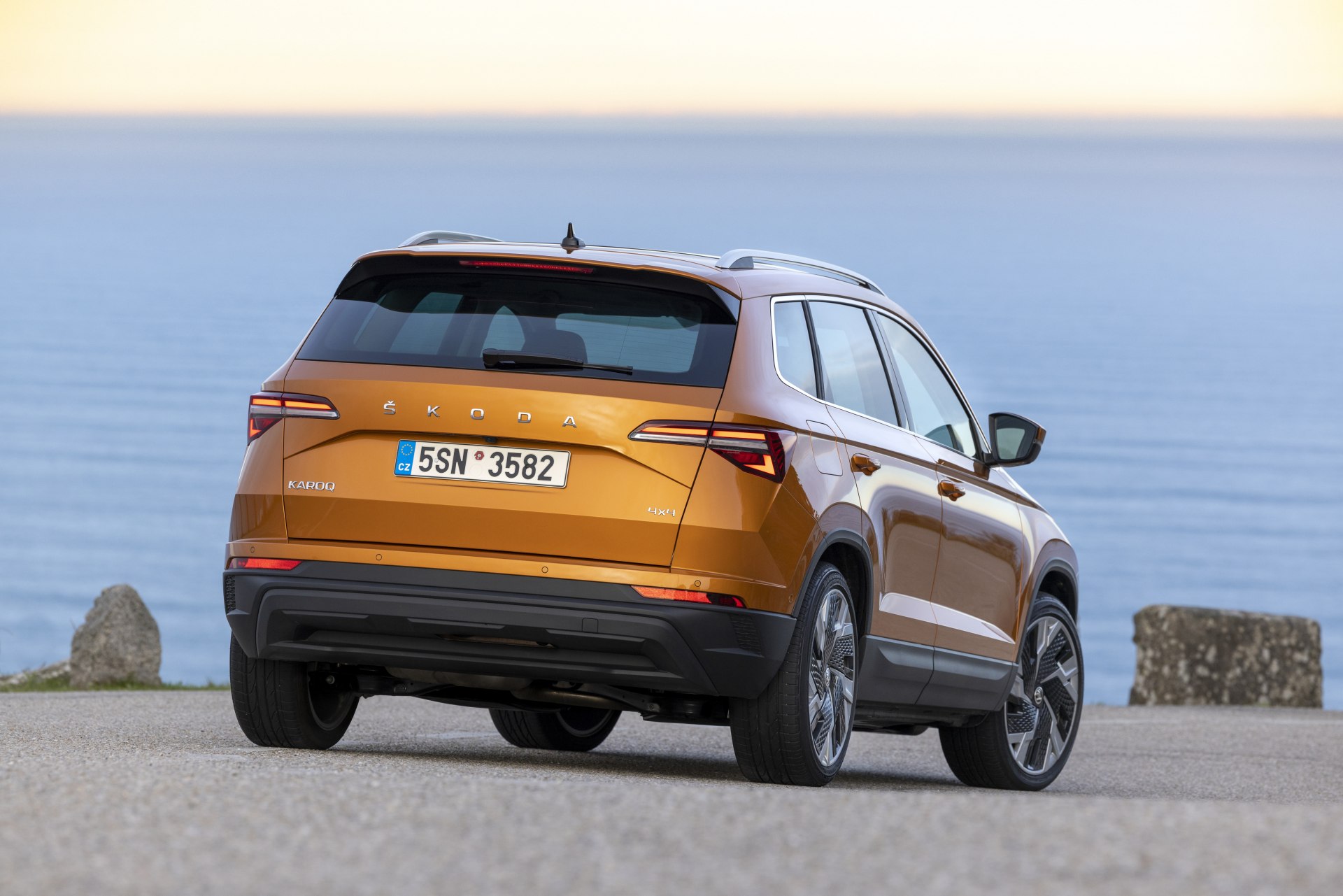 Škoda Karoq Extra pohľad na zadnú časť vozidla